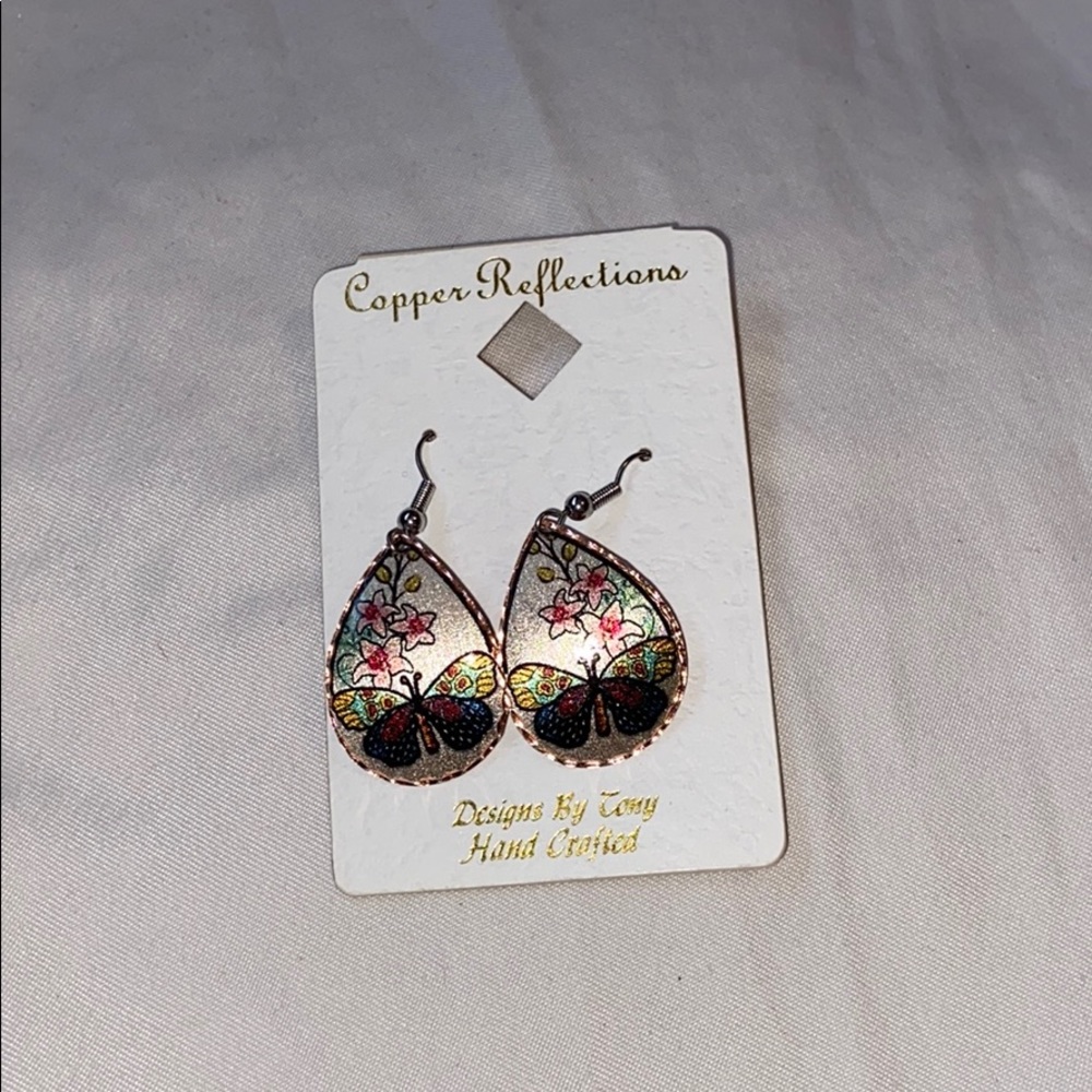 Butterfly oval earrings